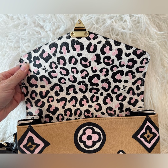 Louis Vuitton RARE Monogram Giant Wild At Heart Pochette Metis Arizona - Picture 7 of 12